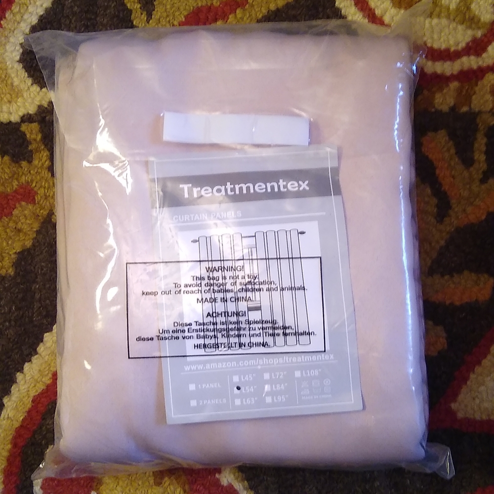 NEW : pink pom pom curtains